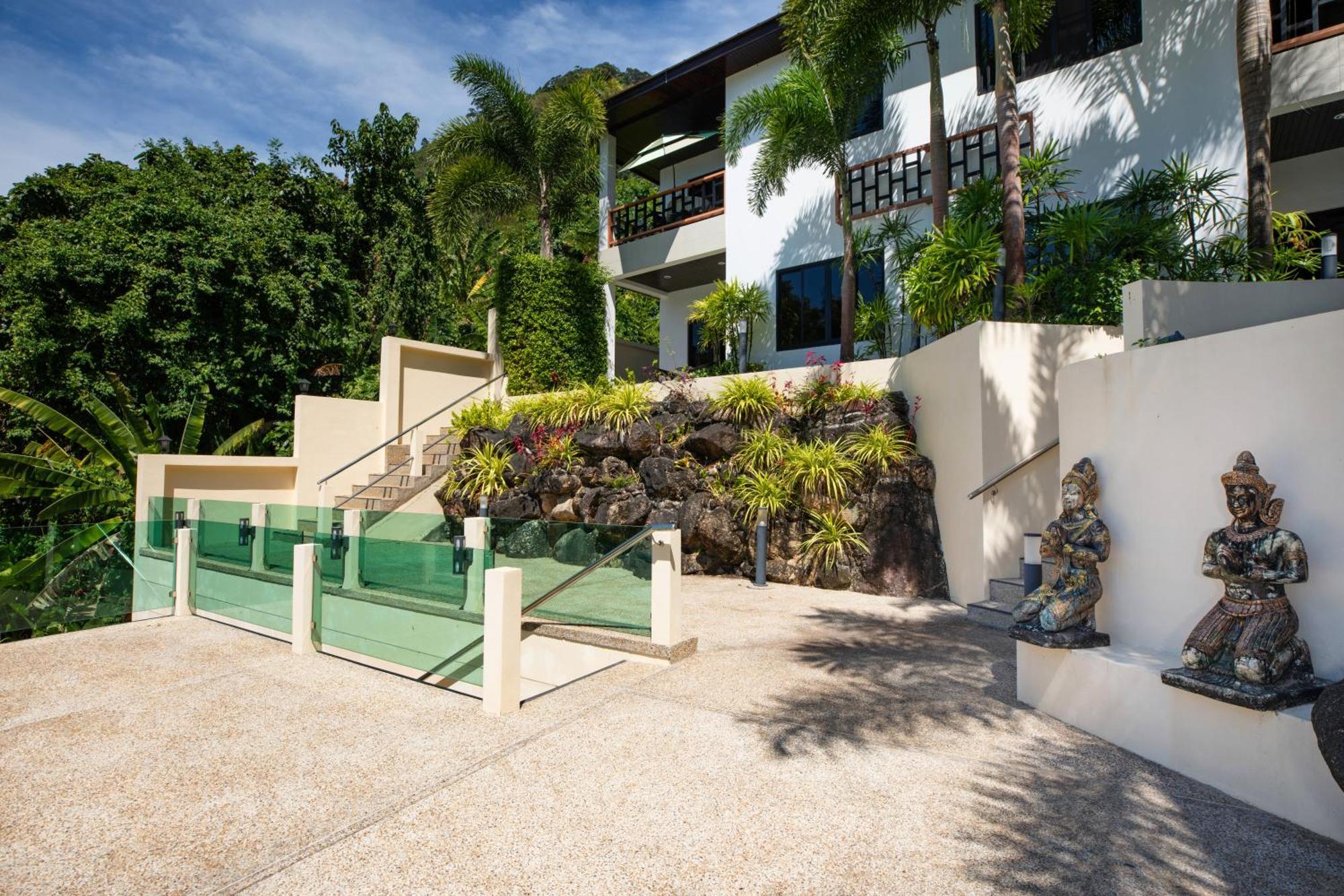 Baan Chom View Residences